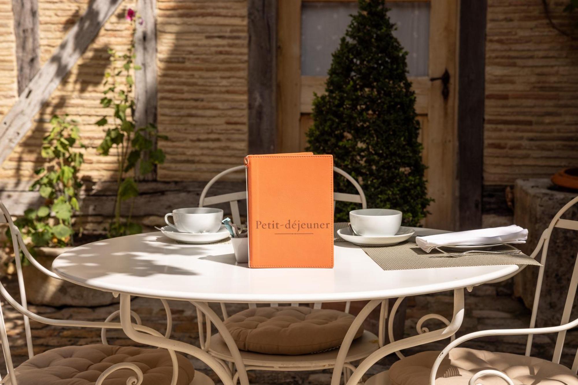 La Maison De Rhodes Hotel & Spa Troyes Bagian luar foto