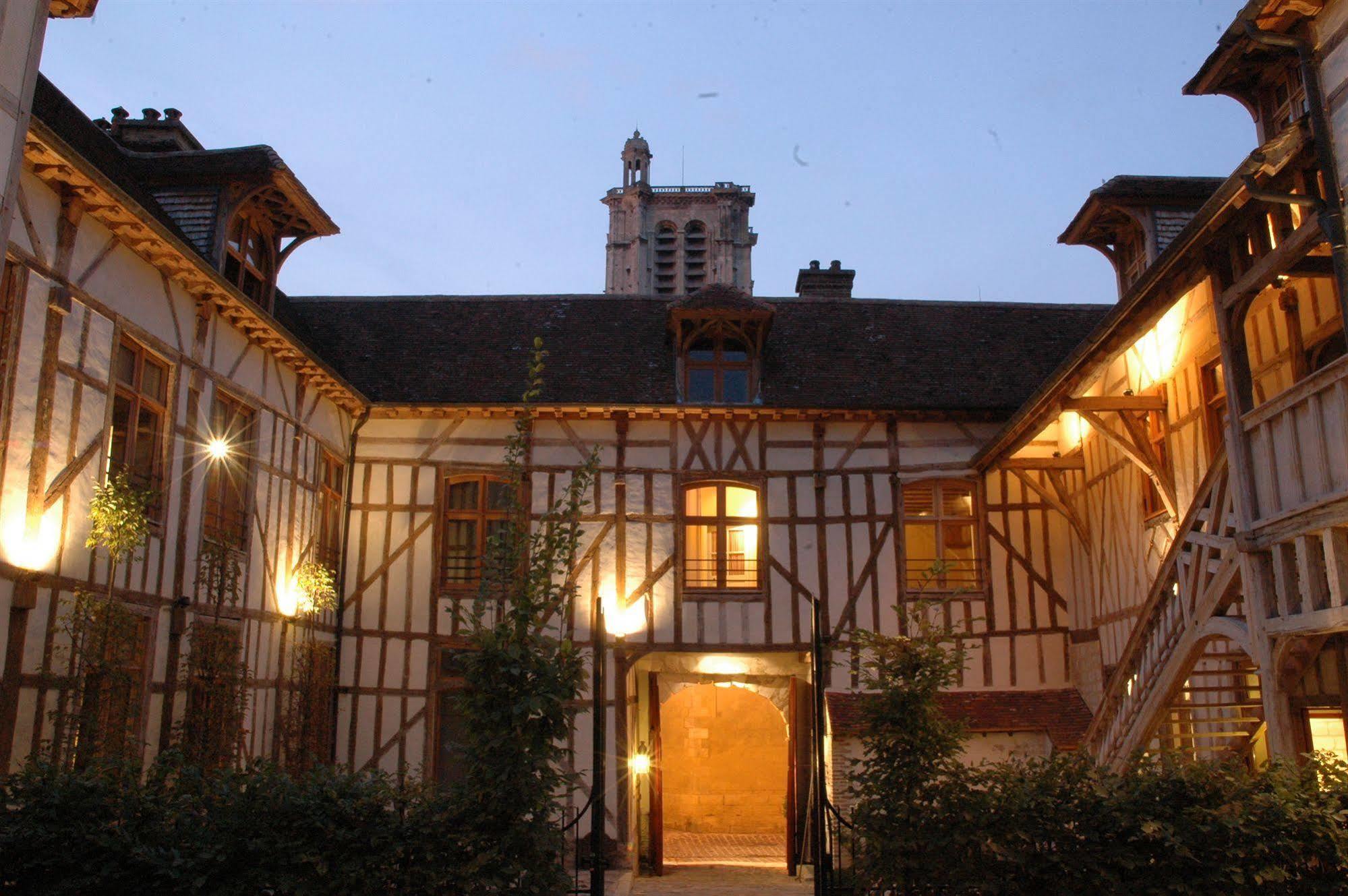 La Maison De Rhodes Hotel & Spa Troyes Bagian luar foto